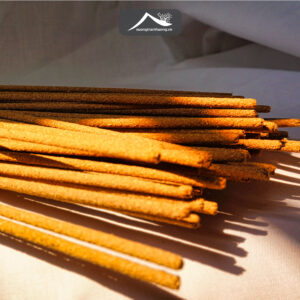 Nhang trầm hương